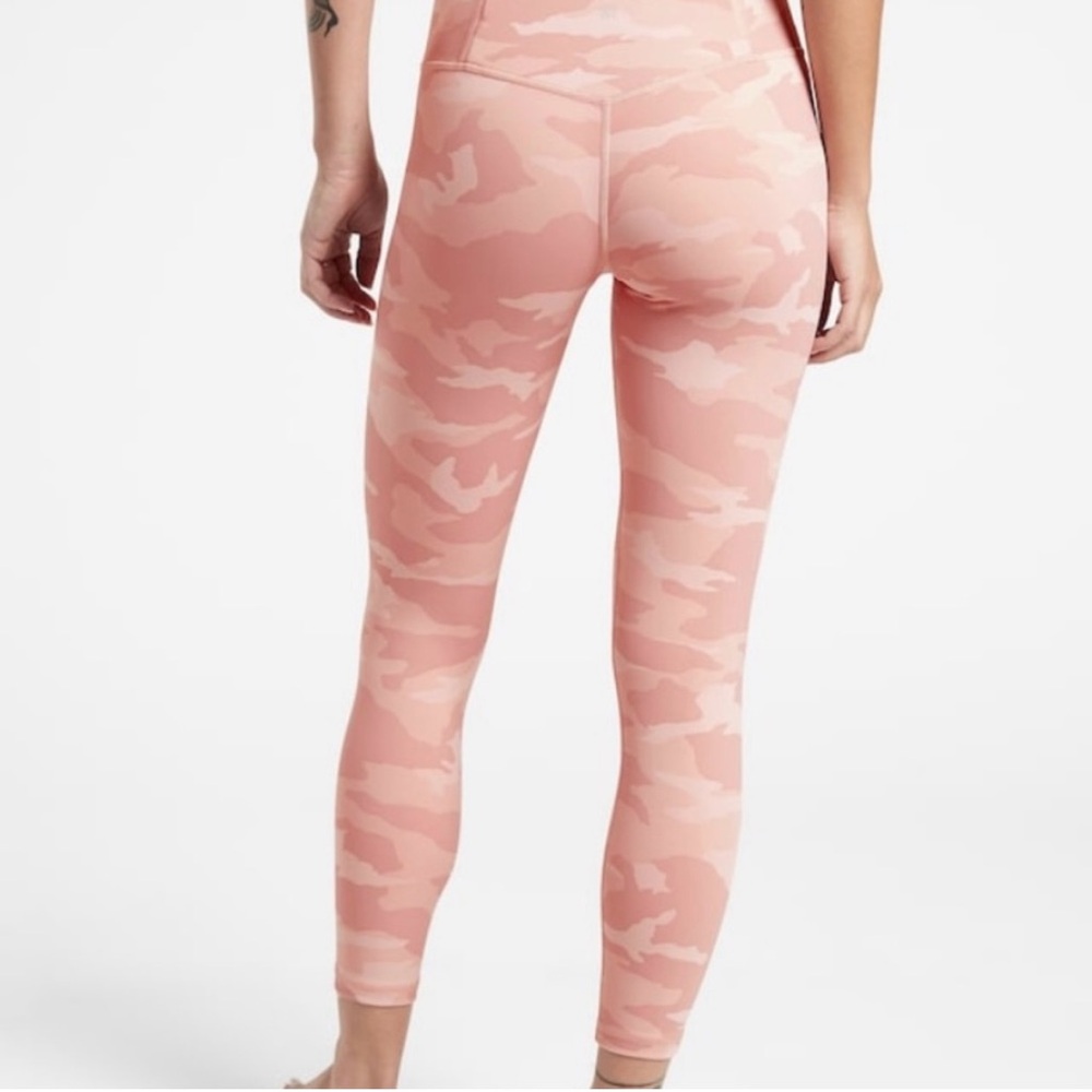 Athleta Elation 7/8 Pink Camo Camouflage Leggings, SMALL